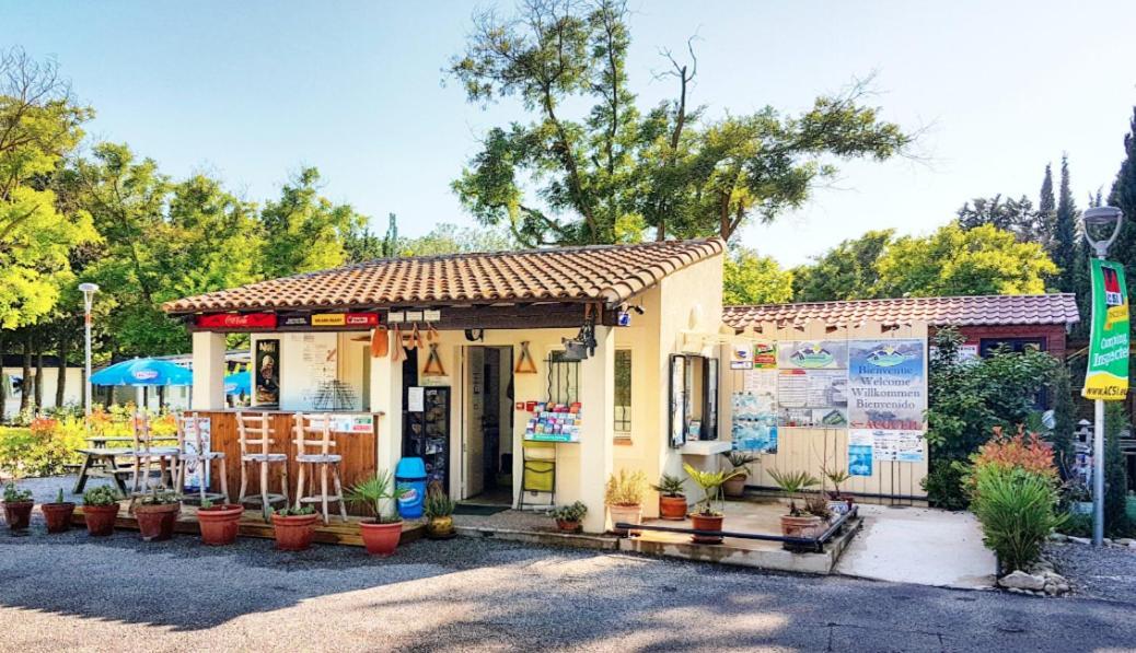 Camping Porte Des Alpilles By M.A Destination Glamping Saint-Étienne-du-Grès Dış mekan fotoğraf