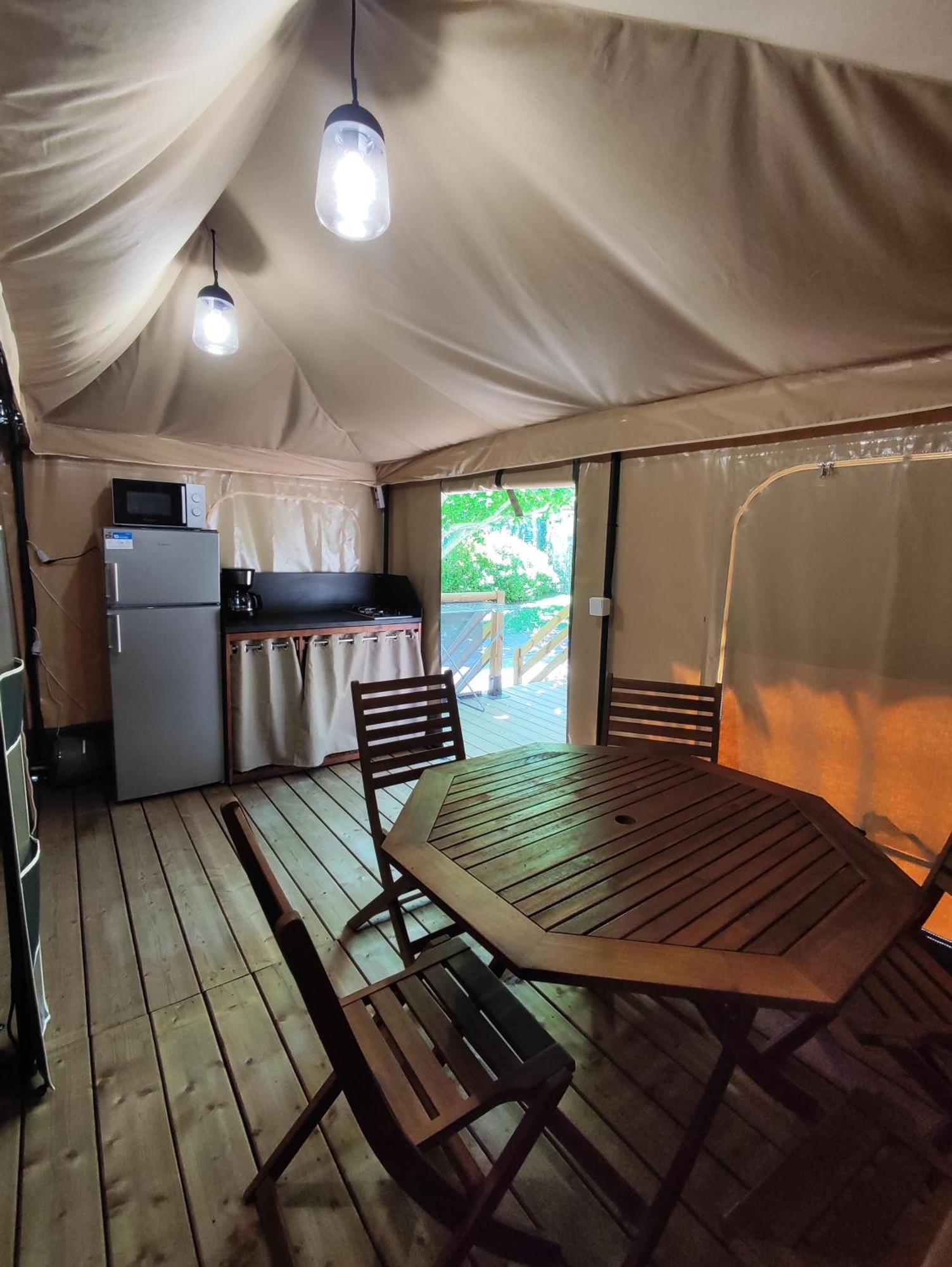Camping Porte Des Alpilles By M.A Destination Glamping Saint-Étienne-du-Grès Dış mekan fotoğraf
