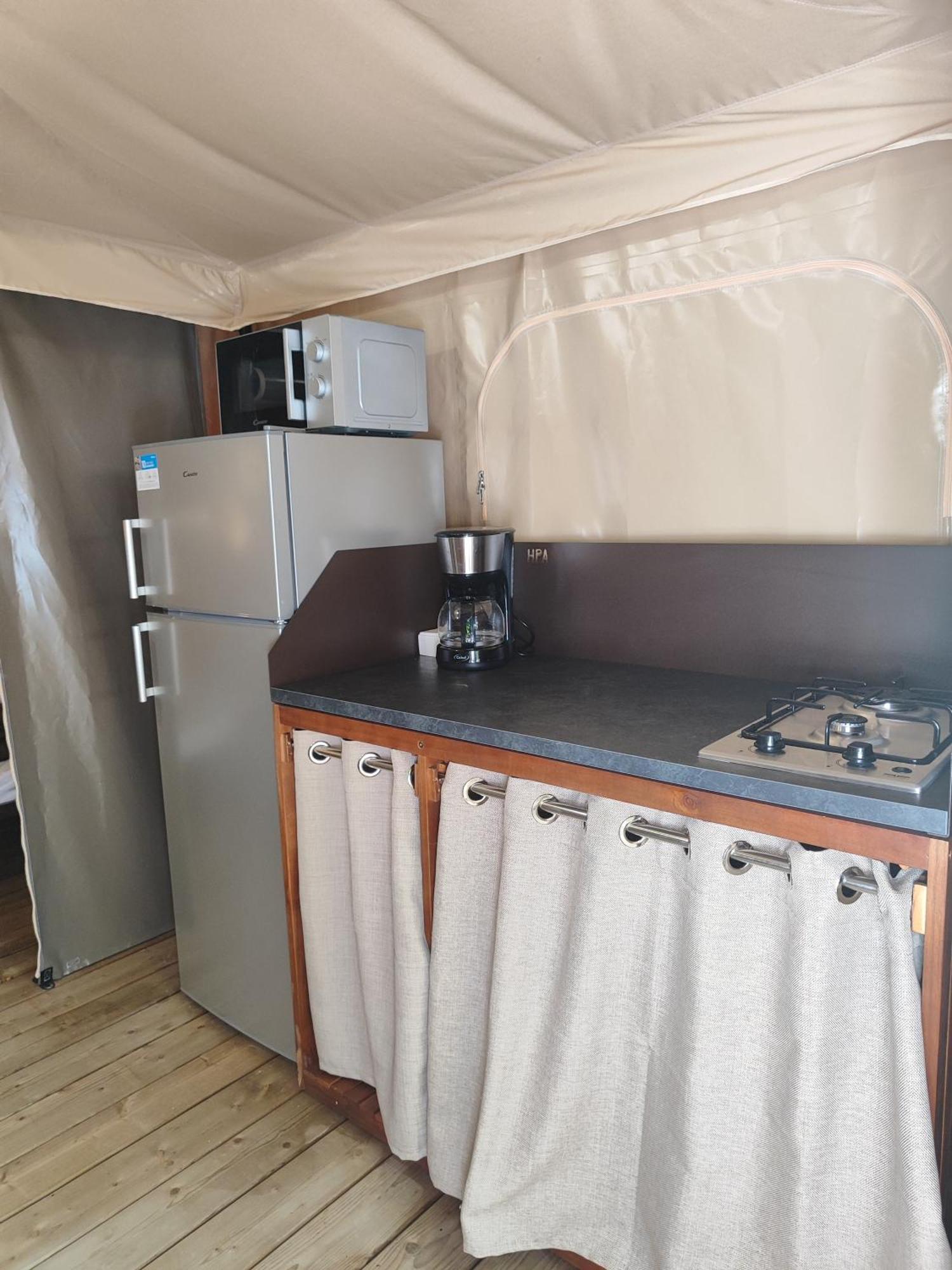 Camping Porte Des Alpilles By M.A Destination Glamping Saint-Étienne-du-Grès Dış mekan fotoğraf