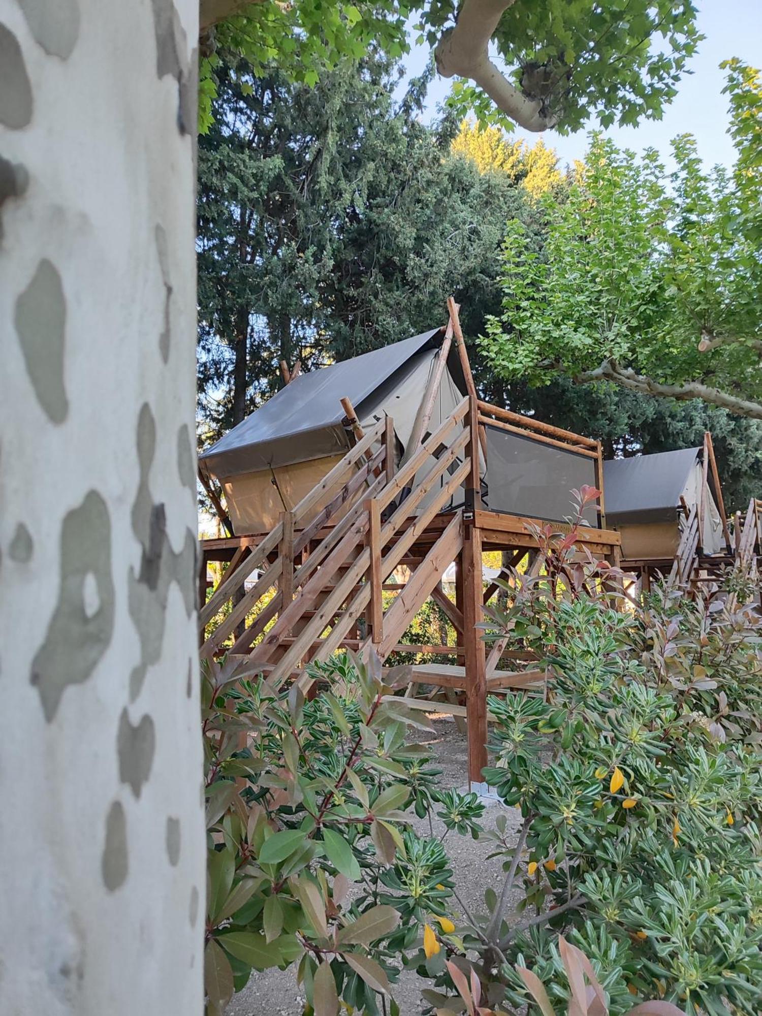 Camping Porte Des Alpilles By M.A Destination Glamping Saint-Étienne-du-Grès Dış mekan fotoğraf
