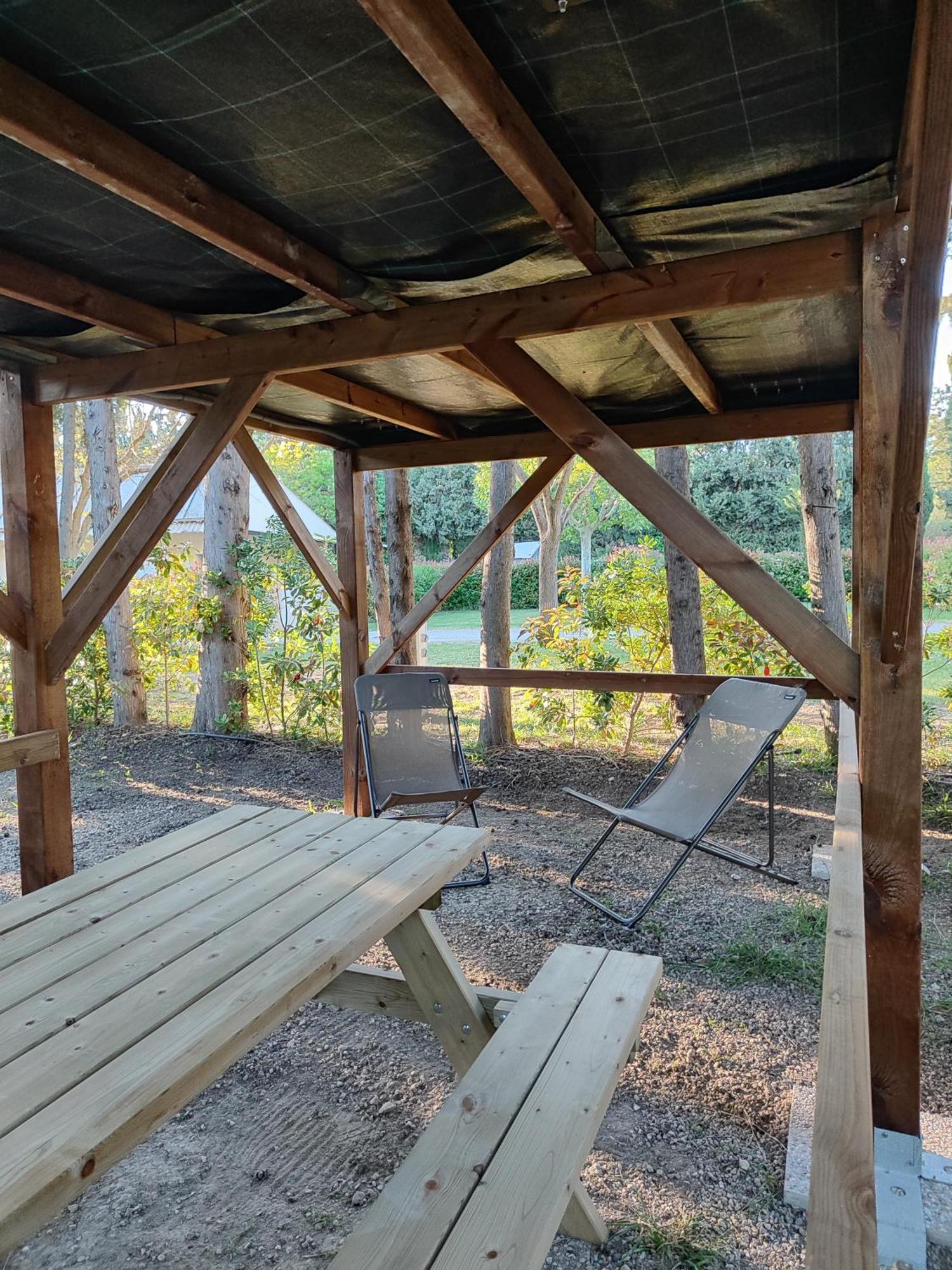 Camping Porte Des Alpilles By M.A Destination Glamping Saint-Étienne-du-Grès Dış mekan fotoğraf