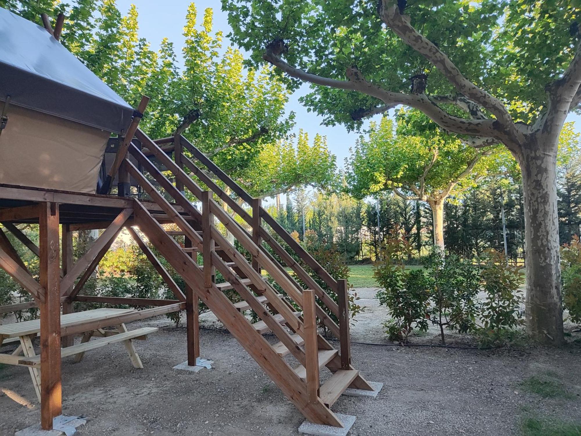 Camping Porte Des Alpilles By M.A Destination Glamping Saint-Étienne-du-Grès Dış mekan fotoğraf