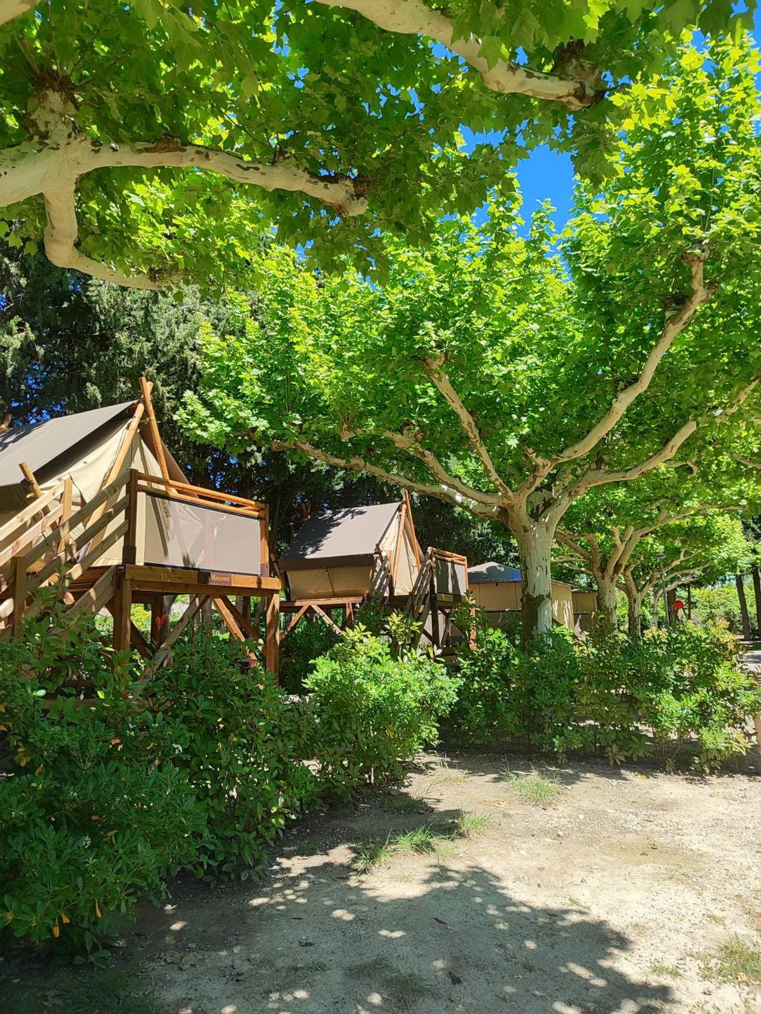 Camping Porte Des Alpilles By M.A Destination Glamping Saint-Étienne-du-Grès Dış mekan fotoğraf
