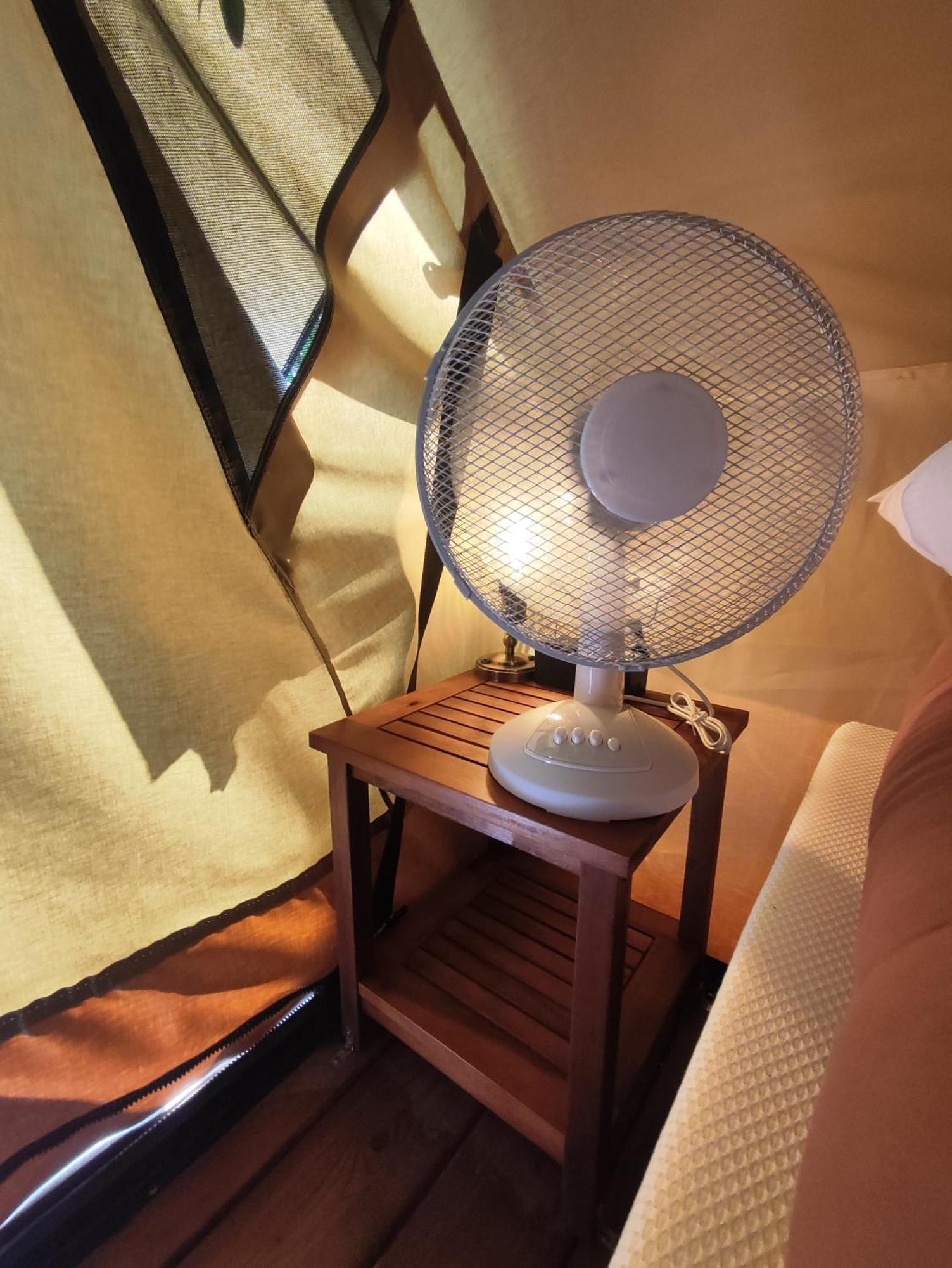 Camping Porte Des Alpilles By M.A Destination Glamping Saint-Étienne-du-Grès Dış mekan fotoğraf