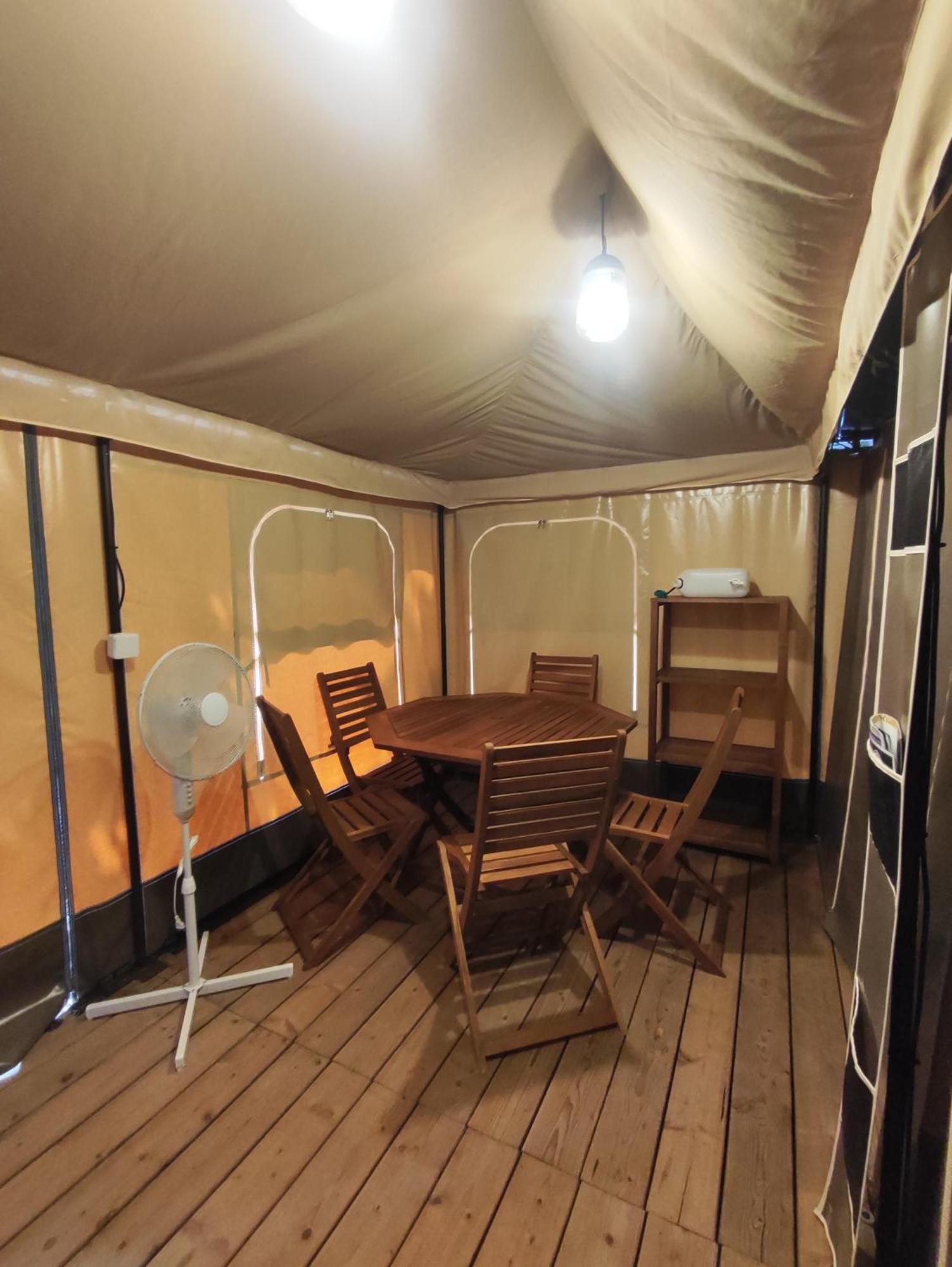 Camping Porte Des Alpilles By M.A Destination Glamping Saint-Étienne-du-Grès Dış mekan fotoğraf