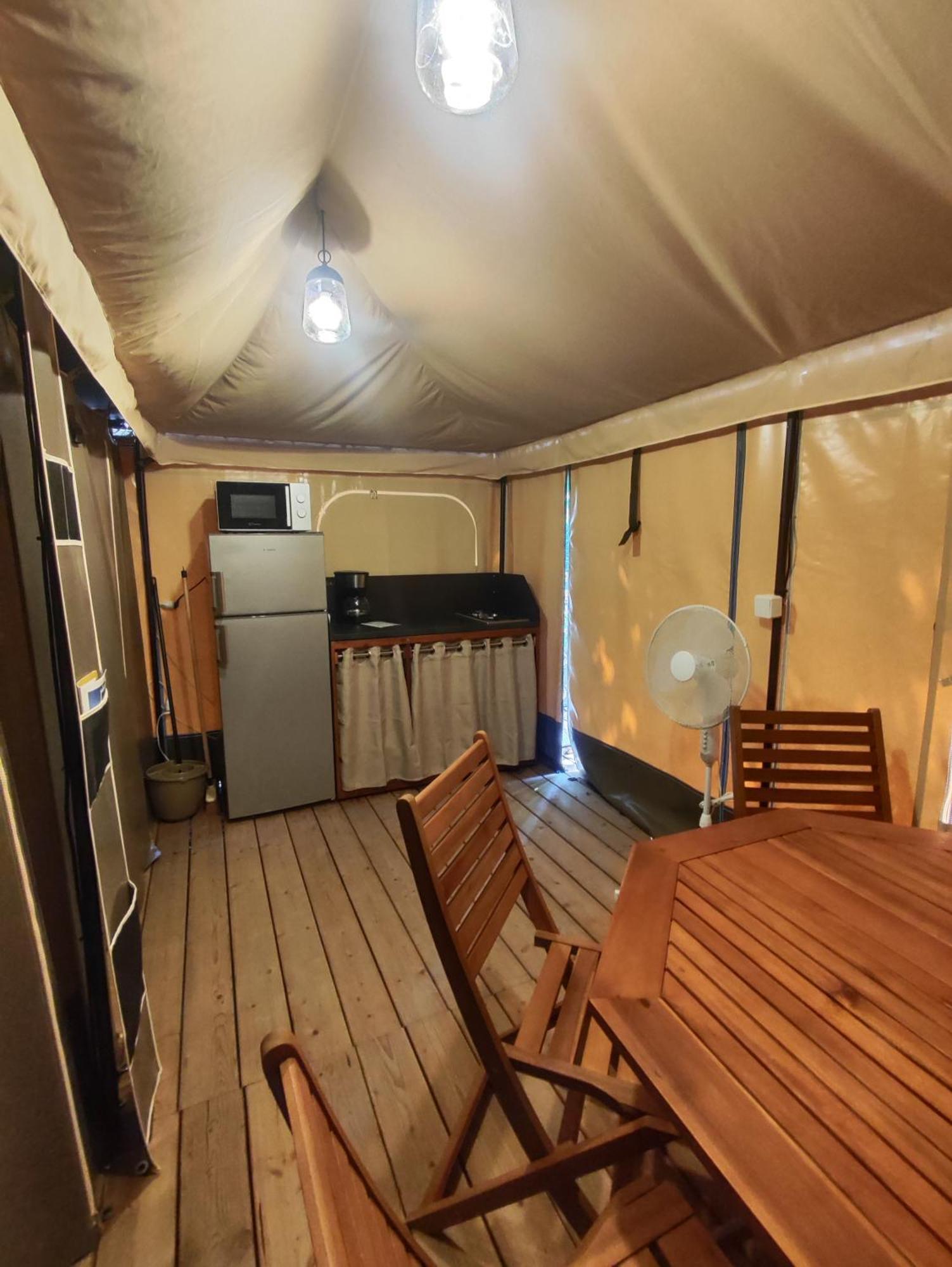 Camping Porte Des Alpilles By M.A Destination Glamping Saint-Étienne-du-Grès Dış mekan fotoğraf